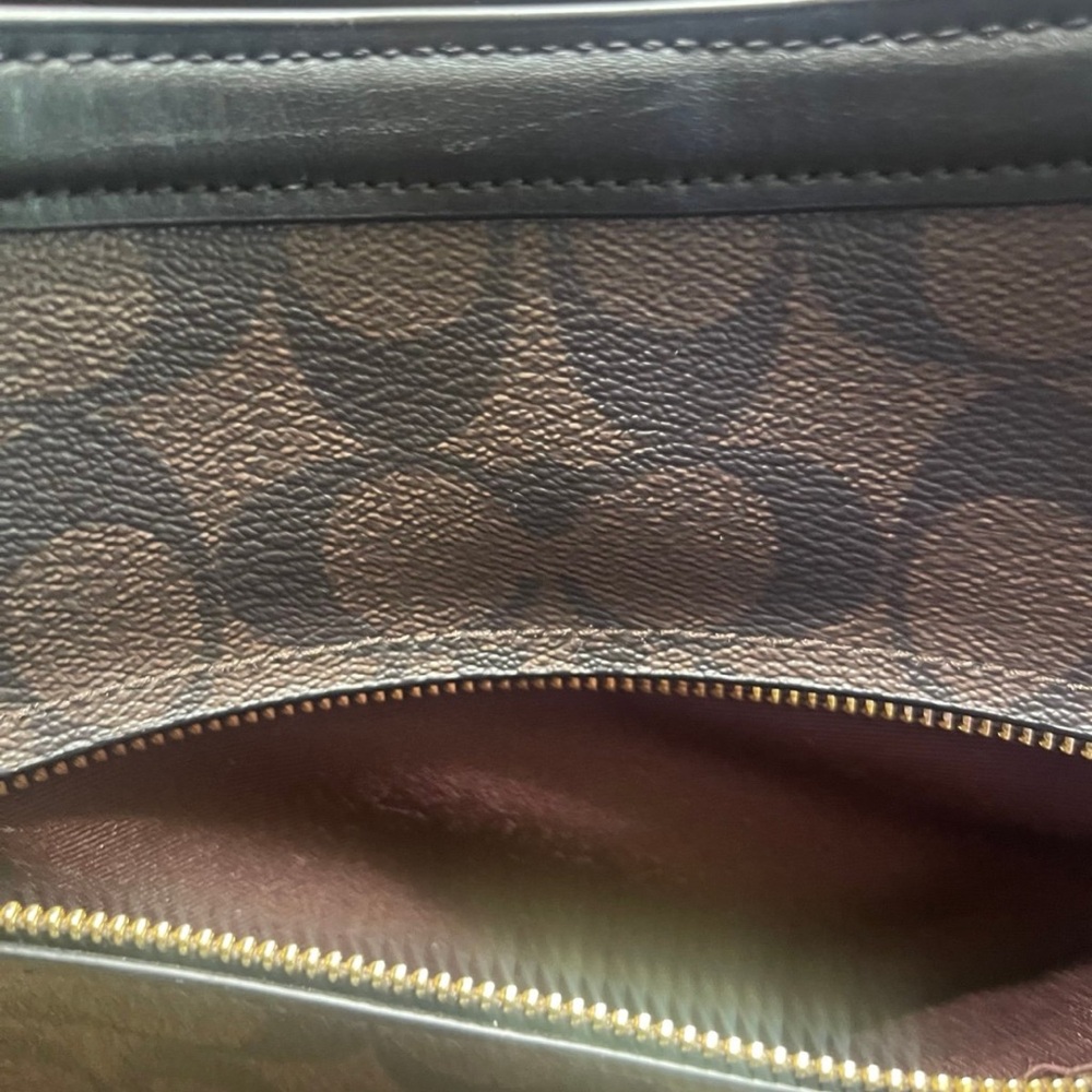 Coach Black and Brown Signature Shoulder Bag - Picture 7 of 16